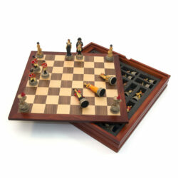 Jeu d’échecs / Chess – Coffret Échecs Historiques – Napoléon contre Wellington (figurines peintes à la main)